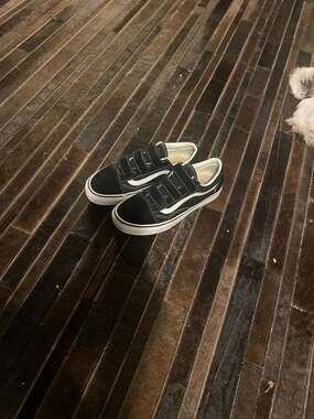 Vans Old Skool V Black White Suede Canvas Velcro Sneakers